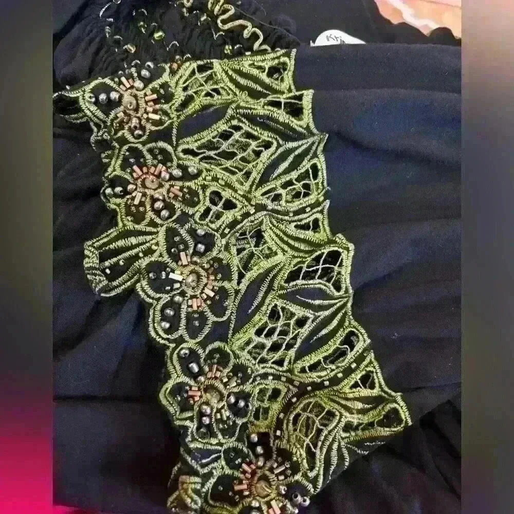 Beautiful rayon Krista Lee tunic top. Green and black size Large. - Picture 4 of 5